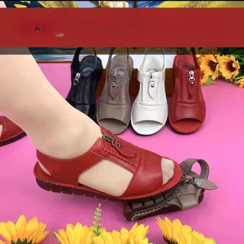 Лето 2023, Новые модные уличные повседневные сандалии для женщин, мягкая кожаная обувь на мягкой подошве, удобная обувь на среднем каблуке